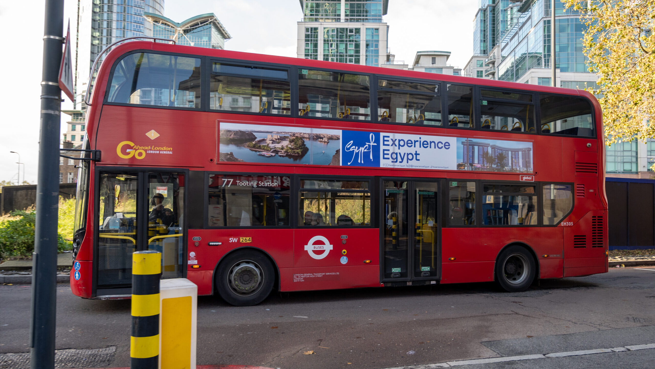Egypt Tourism_Bus T-Side_EH305_London - Excite Out Of Home Egypt Tourism advertising on the side of buses in London
