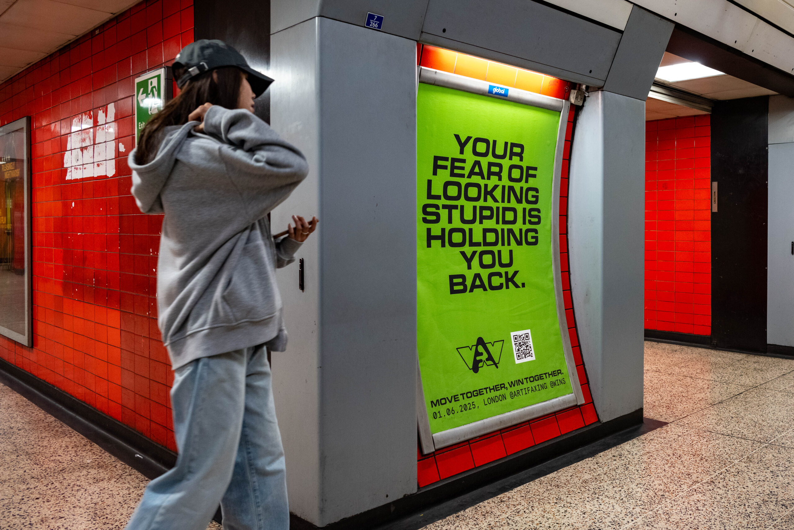Wins Underground Advertising (4 sheet) - Excite Out Of Home Example of advertising on the London Underground