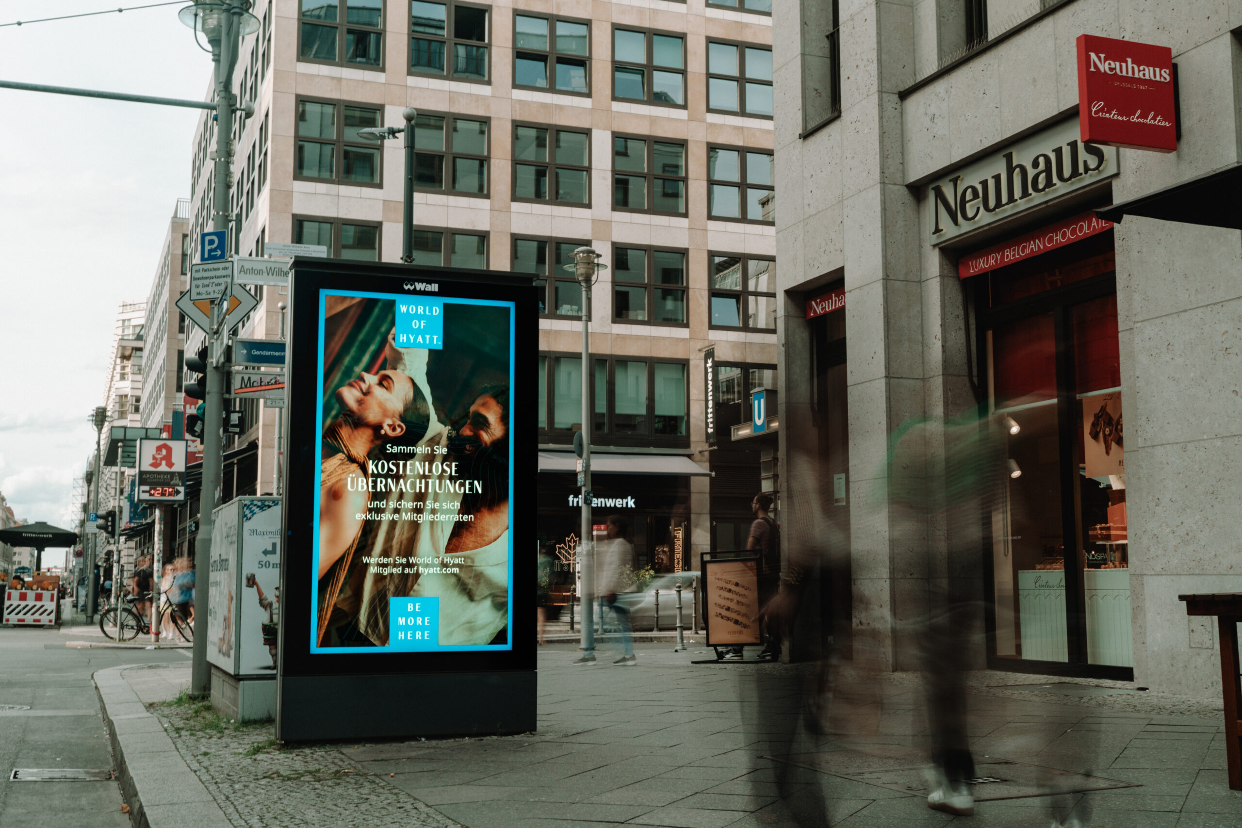 Programmatic DOOH Example - Excite Out Of Home An example of a programmatic DOOH activation in Berlin, Germany.