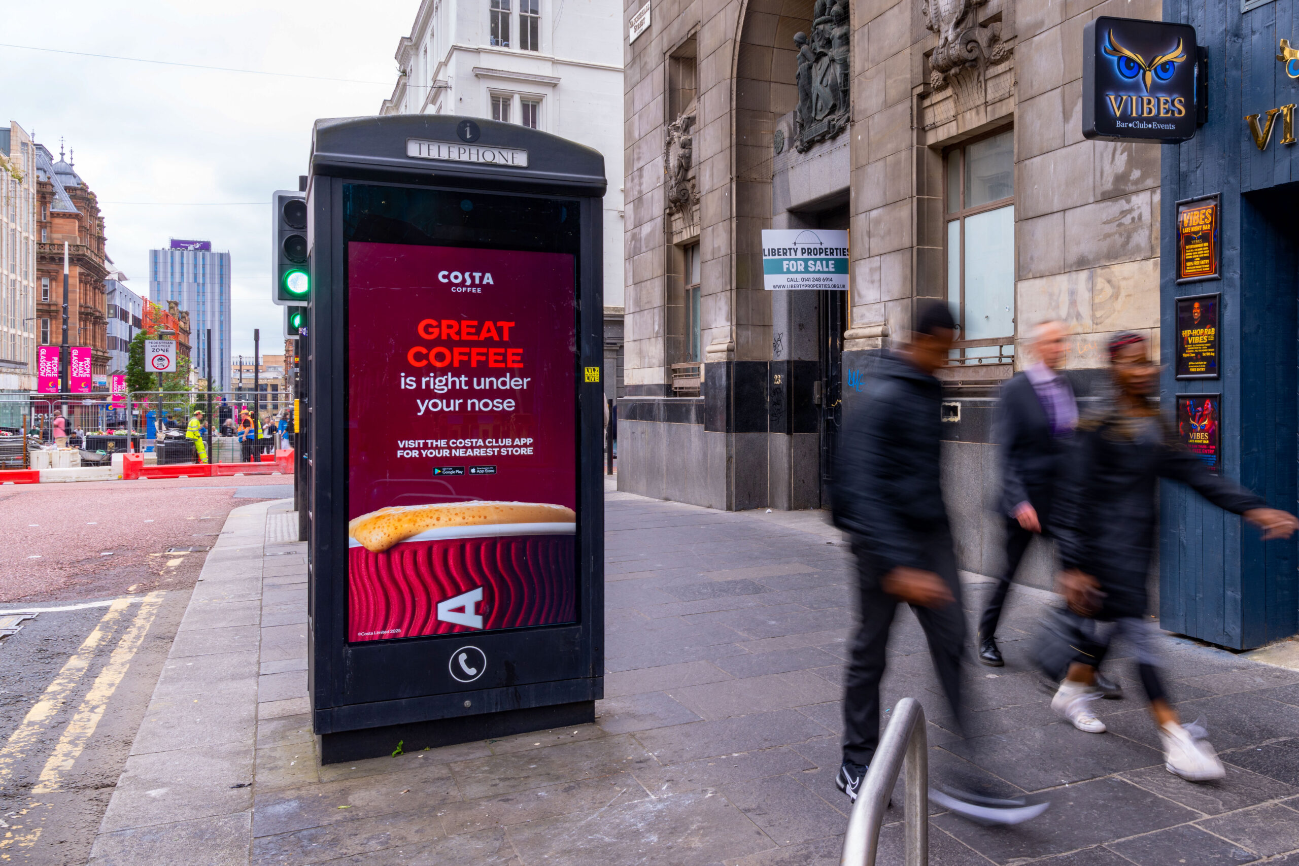 Glasgow Digital Bus Stop Advertising - Excite Out Of Home