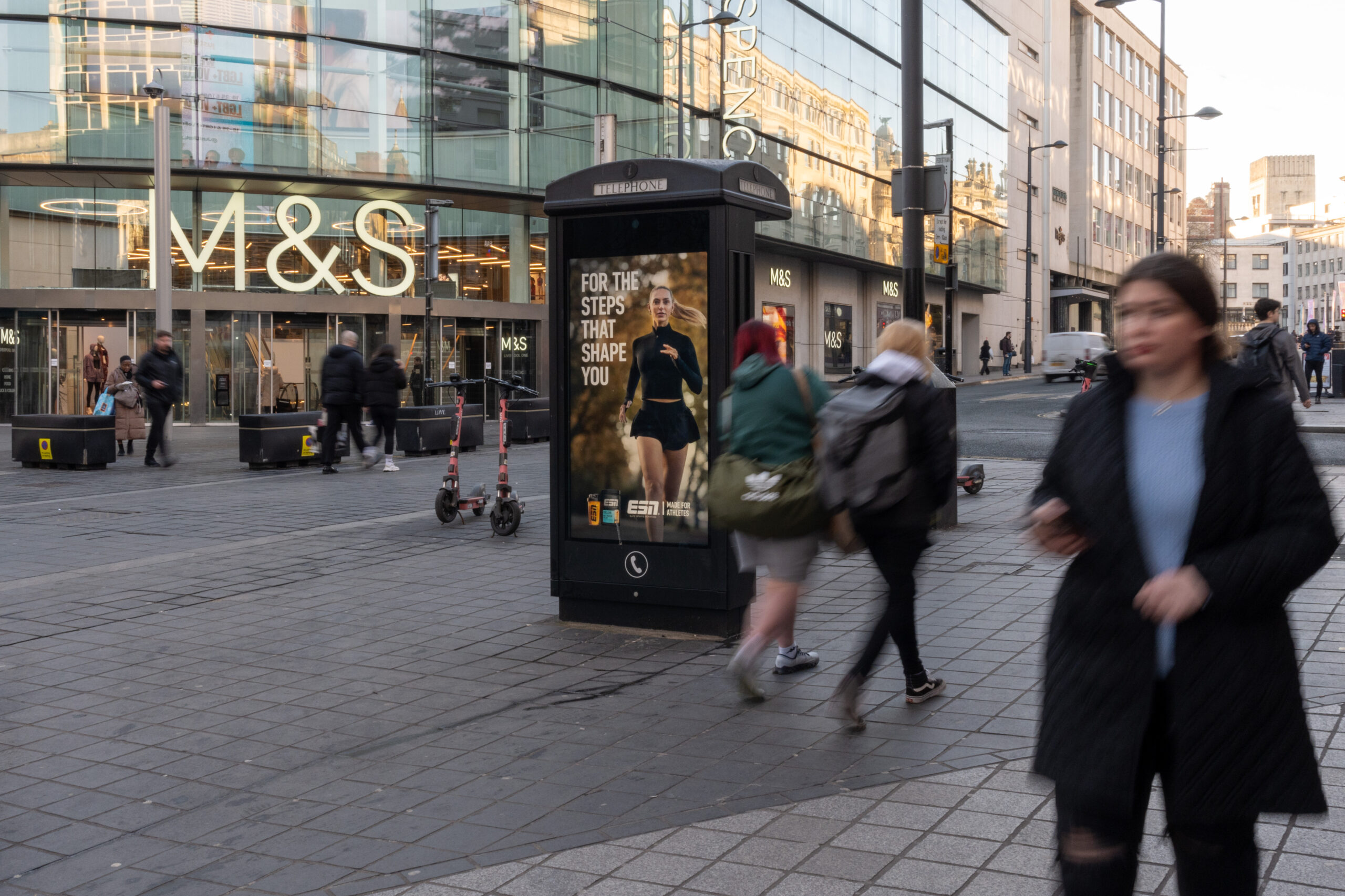 Liverpool Digital Bus Stop Advertising - Excite Out Of Home